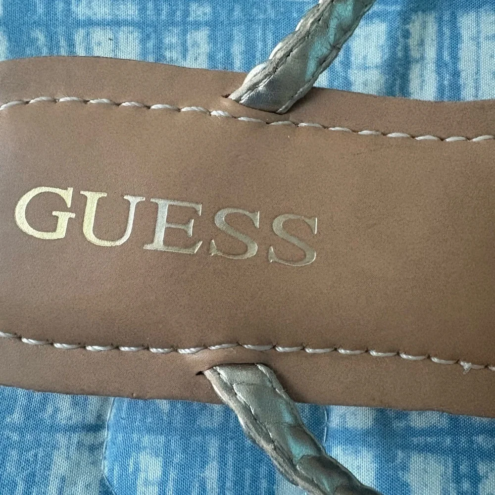 GUESS  Gold Braided Women's Sandals Size 8 - Picture 3 of 5